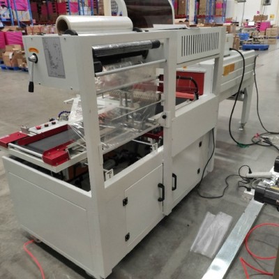 自動(dòng)雞蛋拖套膜封口機(jī) 面膜盒收縮膜包裝機(jī) 收納盒套膜吸塑機(jī) 保鮮盒熱收縮包裝機(jī)